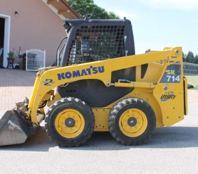 Услуги по аренде мини-погрузчика Komatsu SK 714 в Бресте и Брестской области по низким ценам