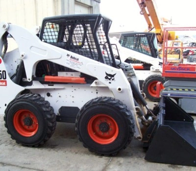 Услуги по аренде мини-погрузчика Bobcat S250 в Бресте и Брестской области по низким ценам