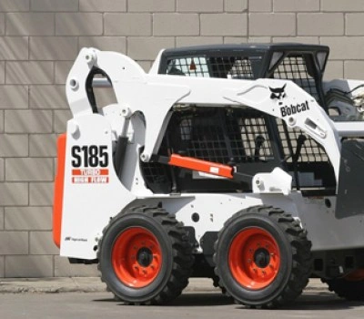 Услуги по аренде мини-погрузчика Bobcat s185 в Бресте и Брестской области по низким ценам
