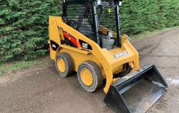 Услуги по аренде мини-погрузчика CAT 216B в Бресте и Брестской области по низким ценам