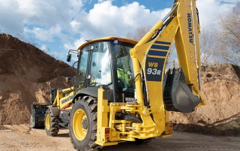 Услуги по аренде экскаватора погрузчика Komatsu WB93 в Бресте и Брестской области по низким ценам
