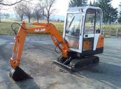 Услуги по аренде мини-экскаватора Pel-Job EB 12.4 в Бресте и Брестской области по низким ценам