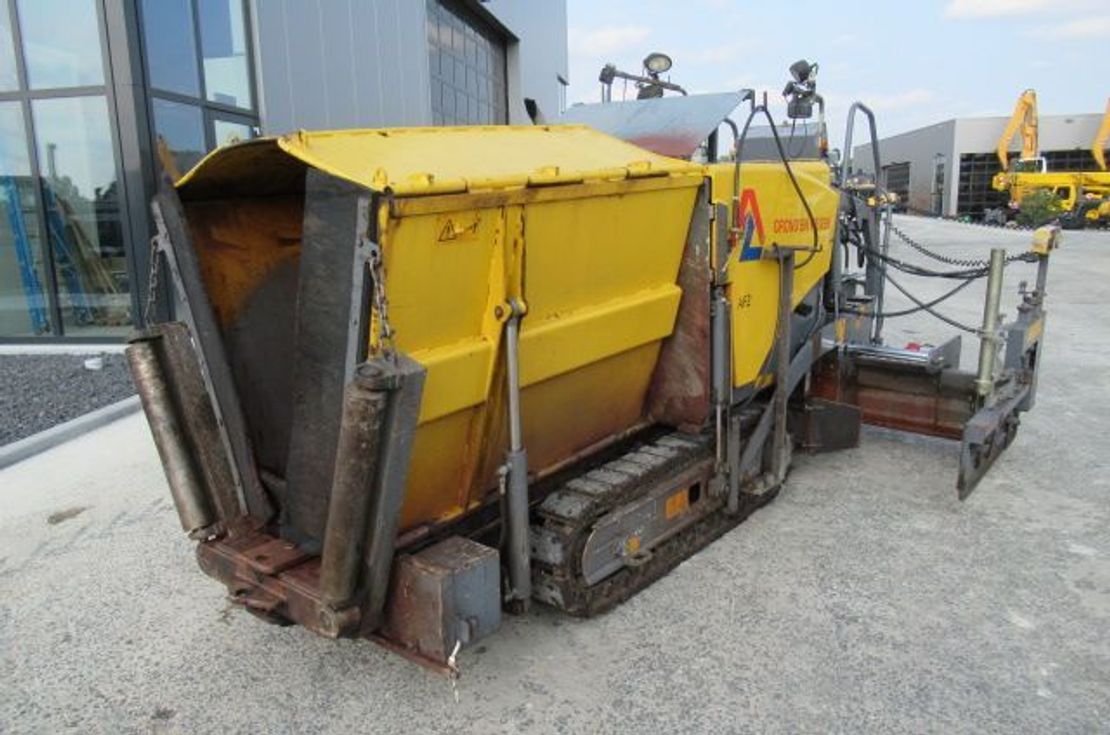 Заказ асфальтоукладчика Vogele Super 800 в Бресте Услуги по аренде асфальтоукладчика Vogele Super 800 в Бресте и Брестской области по низким ценам
